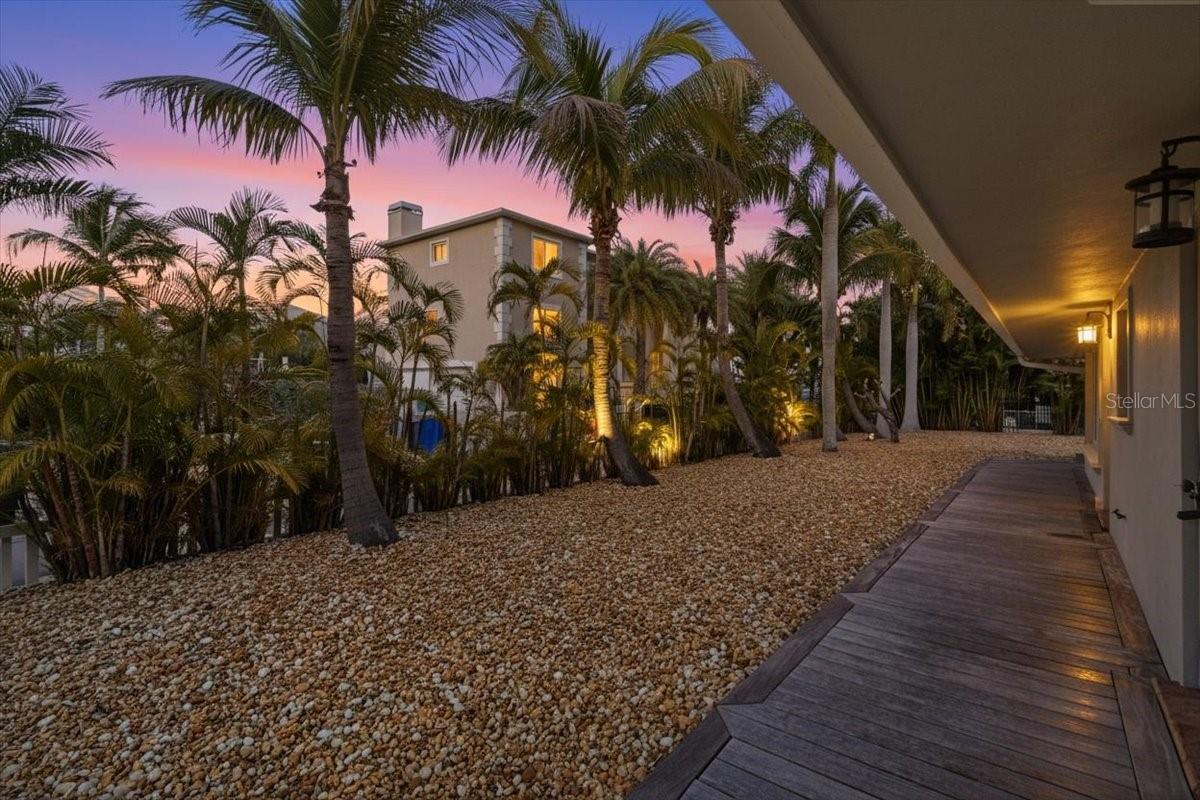 Image 13 of 51 For 834 Jungle Queen Way