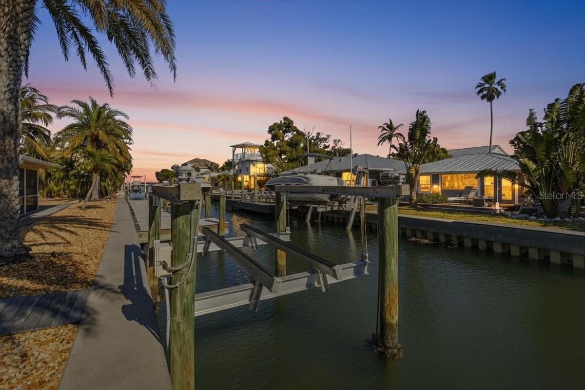 Image 15 of 51 For 834 Jungle Queen Way