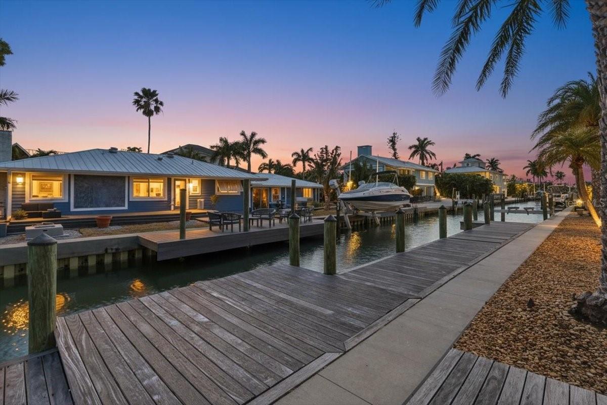 Image 18 of 51 For 834 Jungle Queen Way