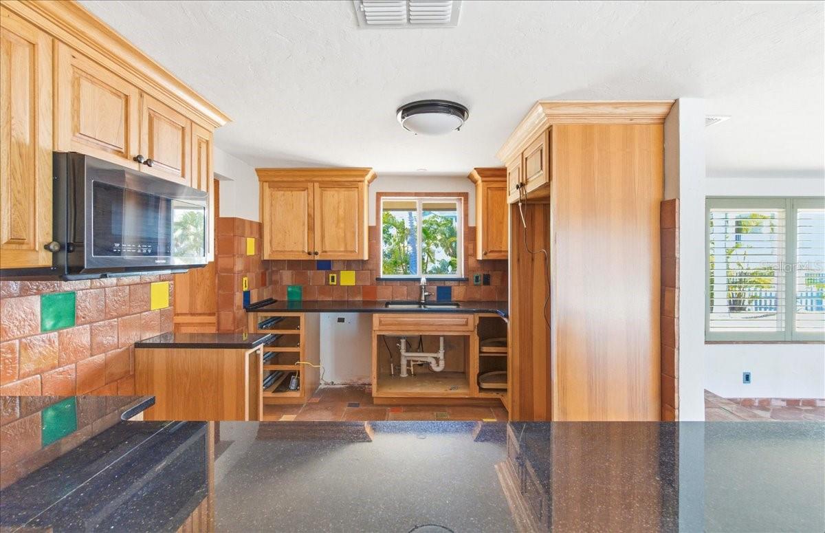 Image 24 of 51 For 834 Jungle Queen Way