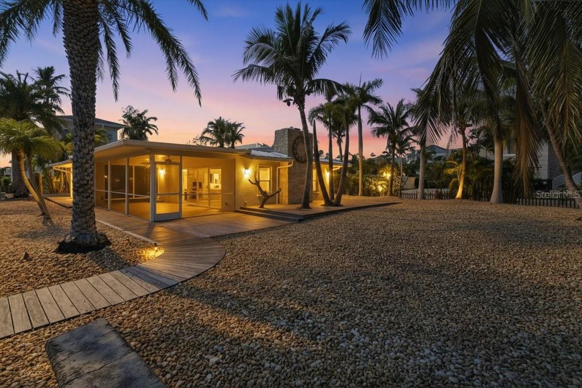 Image 8 of 51 For 834 Jungle Queen Way