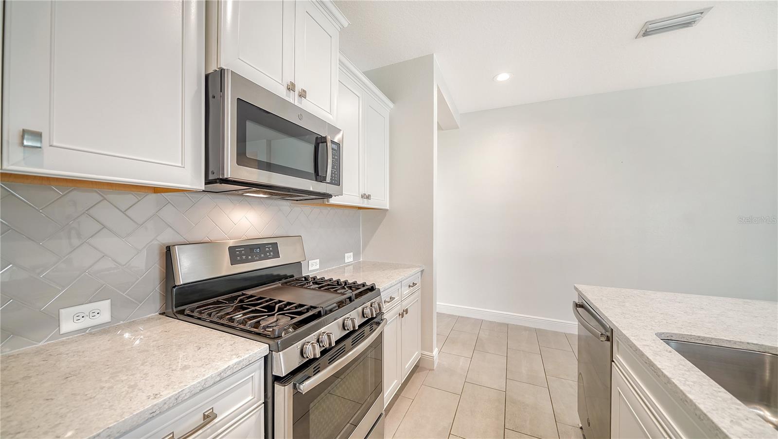 Image 11 of 32 For 220 Capriana Court