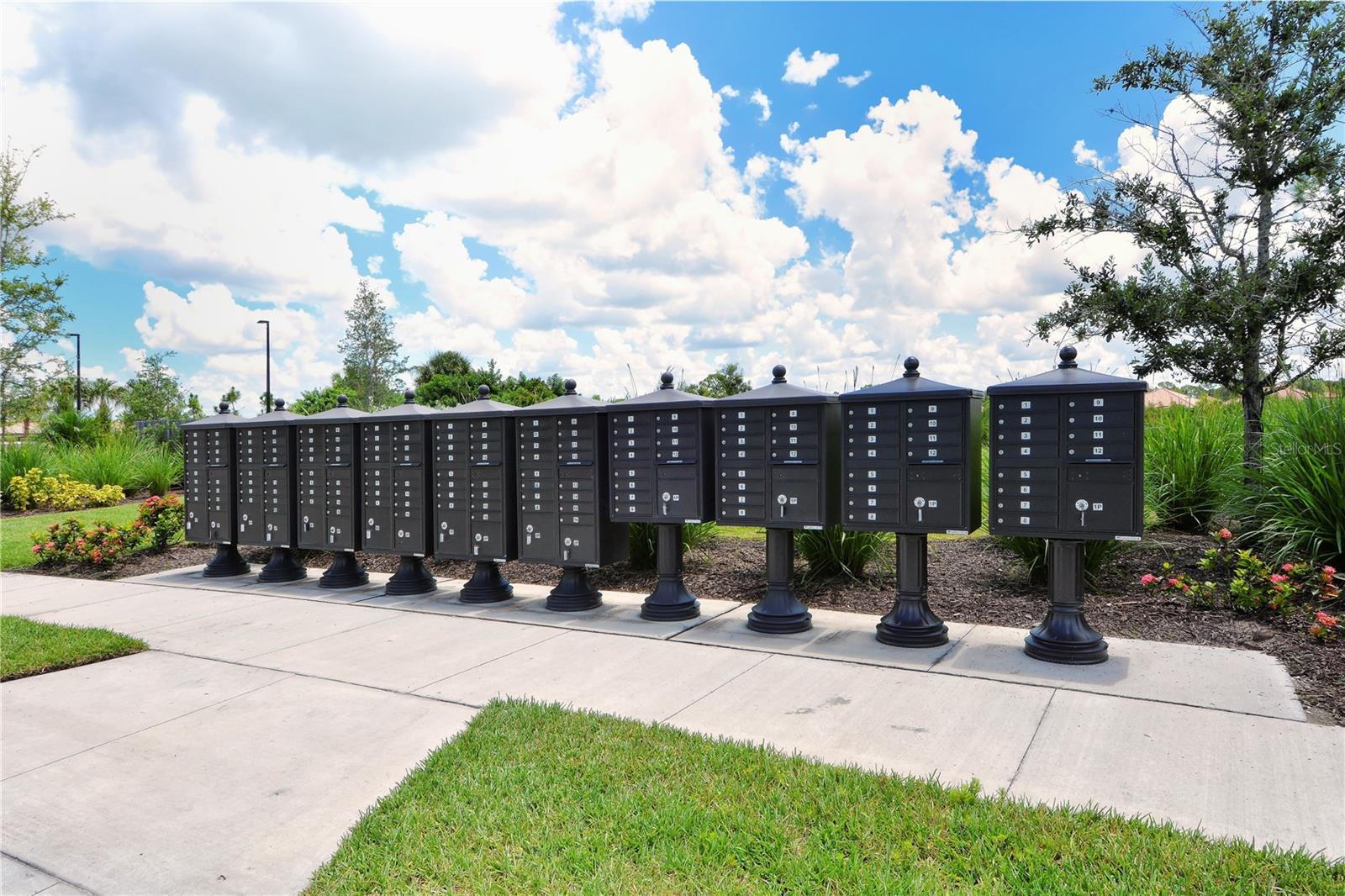 Image 20 of 32 For 220 Capriana Court