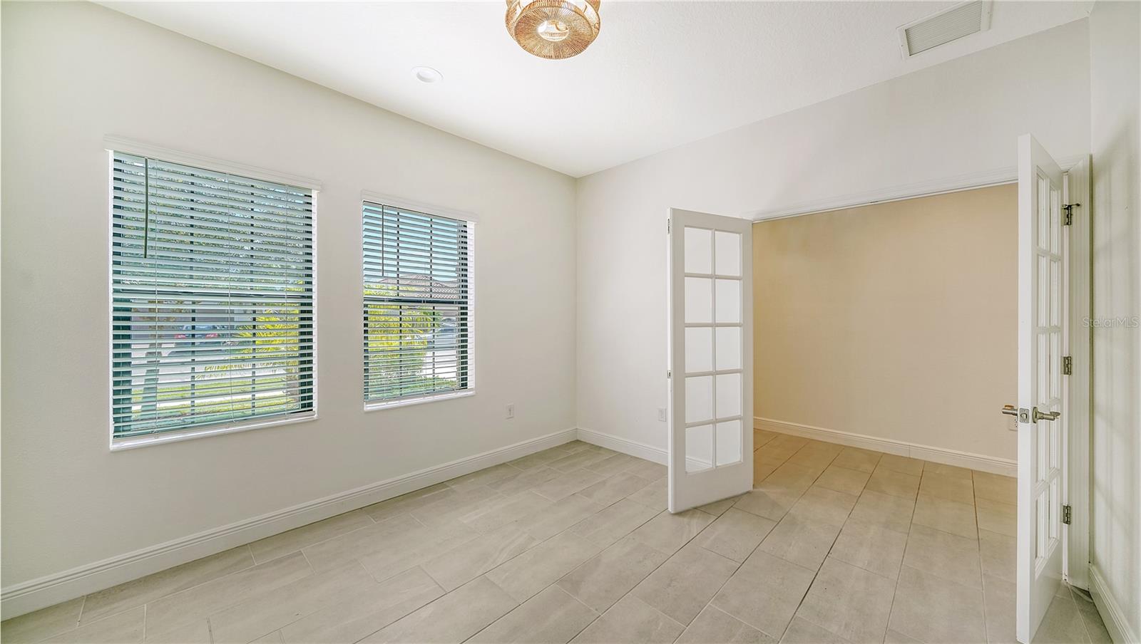 Image 5 of 32 For 220 Capriana Court