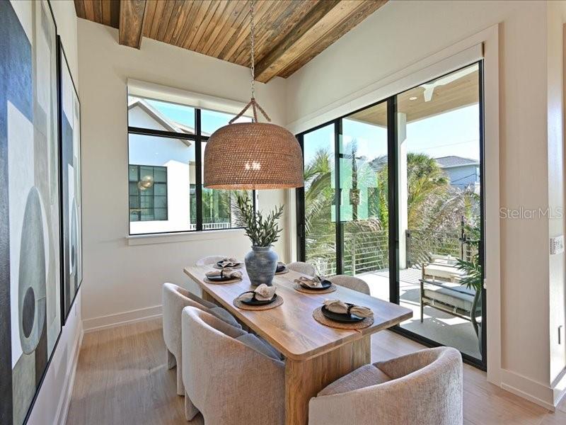 Image 10 of 76 For 111 Palmetto Avenue