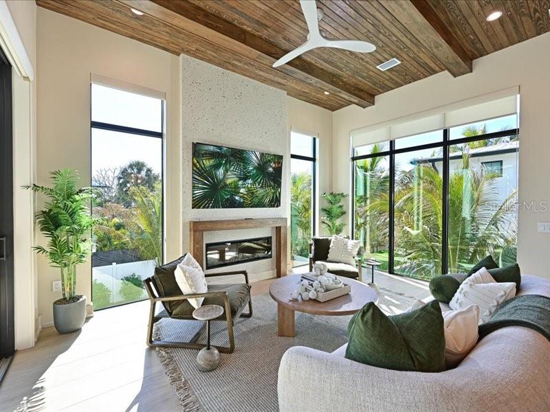 Image 11 of 76 For 111 Palmetto Avenue