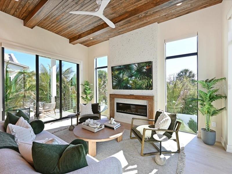 Image 12 of 76 For 111 Palmetto Avenue