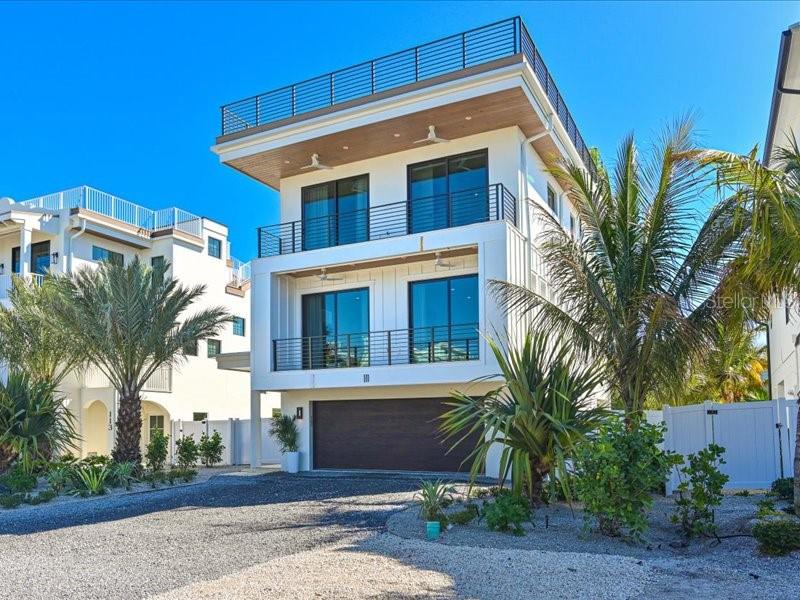 Image 2 of 76 For 111 Palmetto Avenue