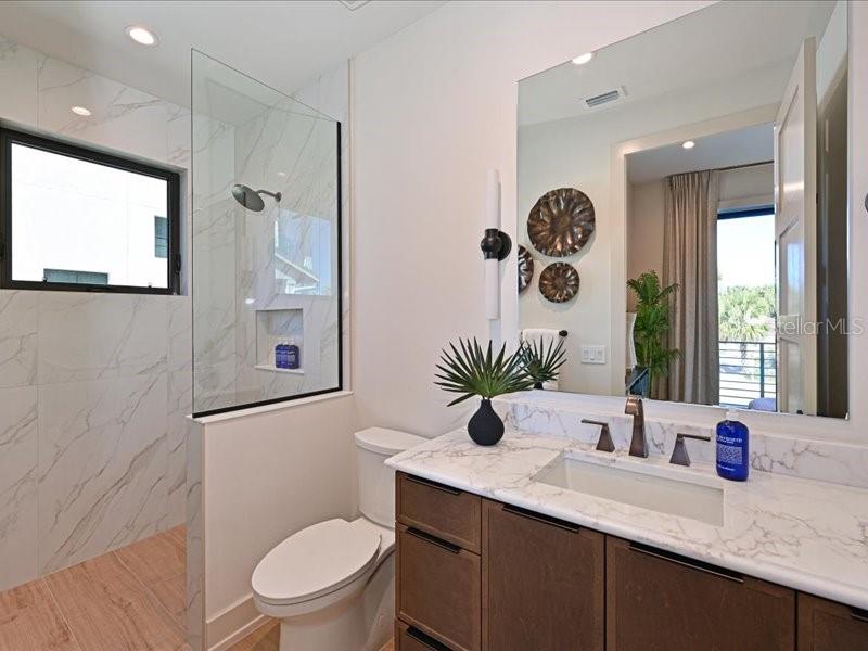 Image 22 of 76 For 111 Palmetto Avenue