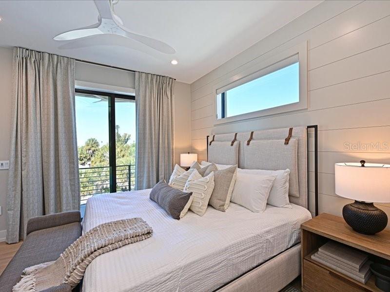 Image 27 of 76 For 111 Palmetto Avenue