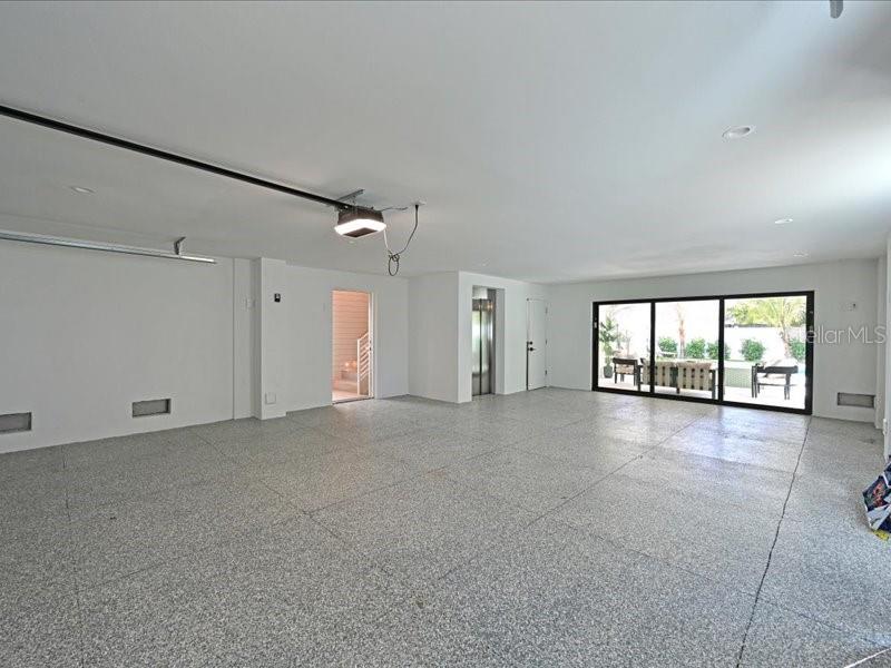 Image 36 of 76 For 111 Palmetto Avenue