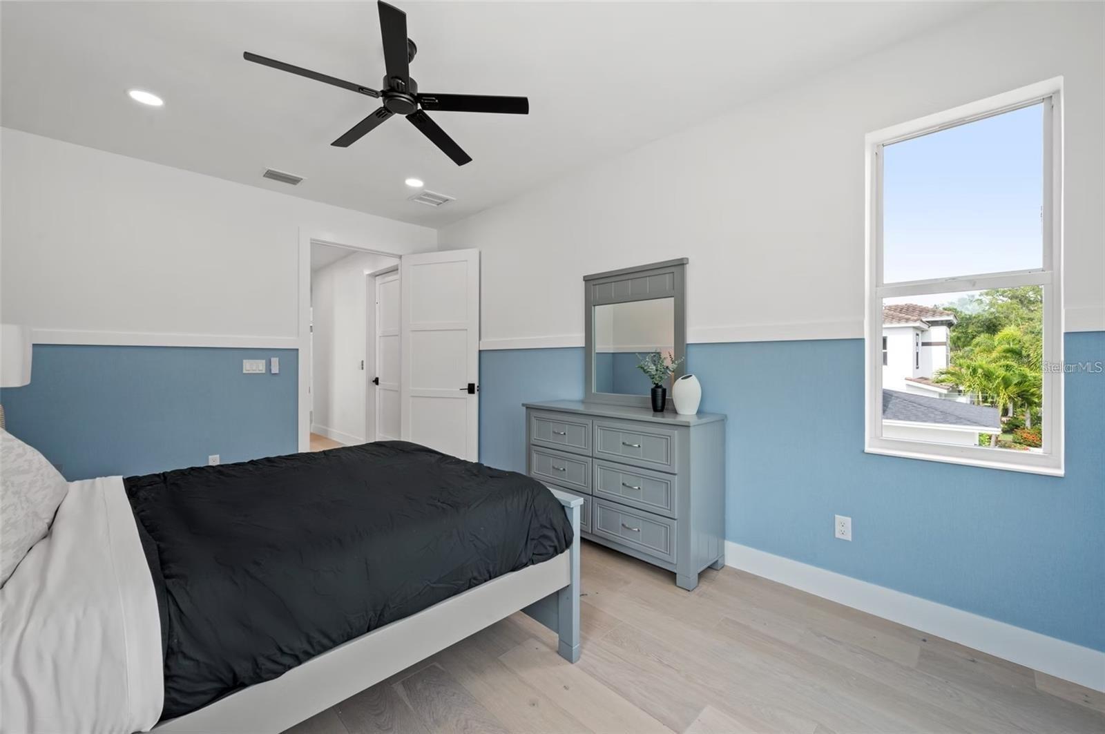 Image 38 of 43 For 1647 Siesta Drive