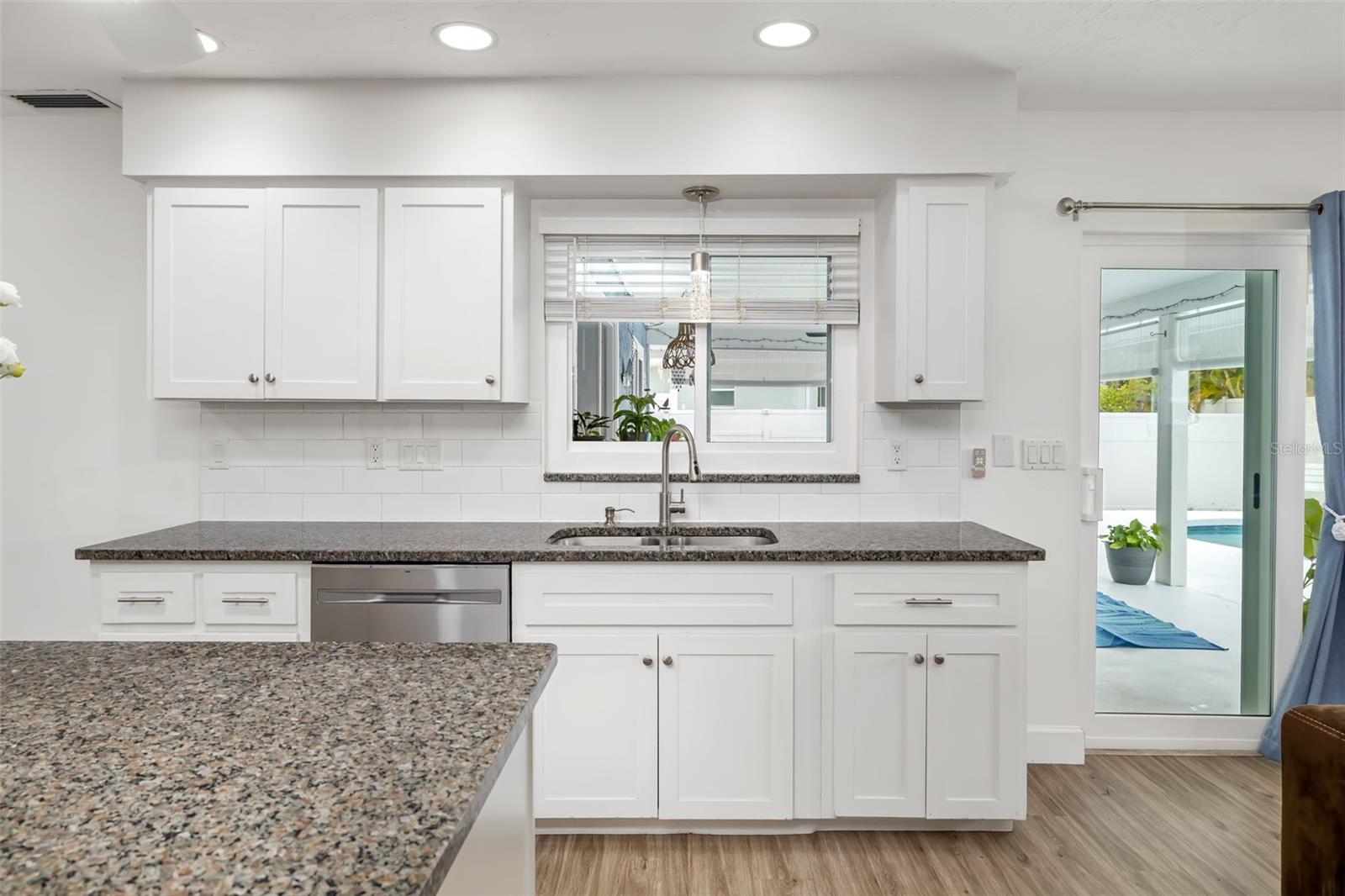 Image 11 of 73 For 514 Palm Avenue