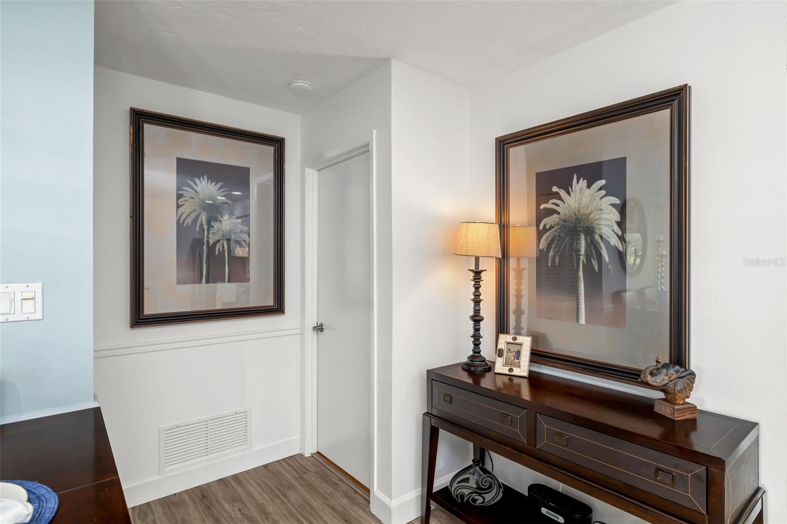 Image 27 of 73 For 514 Palm Avenue