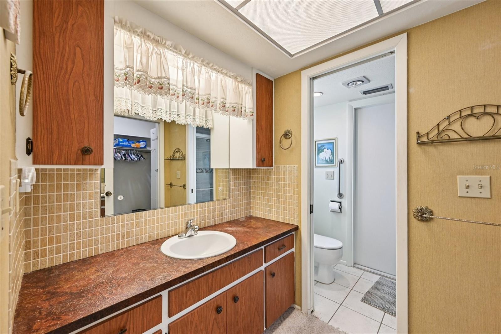 Image 21 of 28 For 101 Algiers Drive