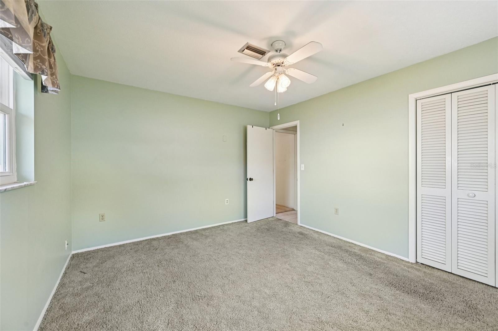 Image 23 of 28 For 101 Algiers Drive