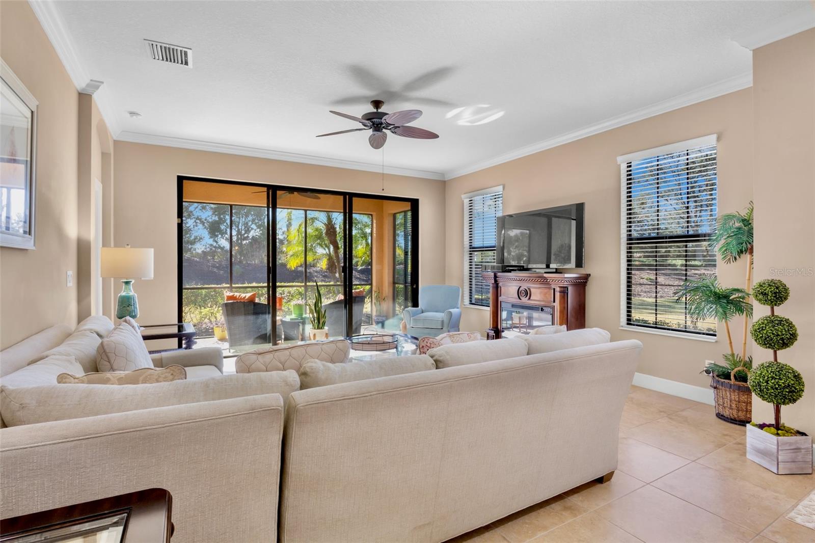 Image 7 of 34 For 13218 Torresina Terrace