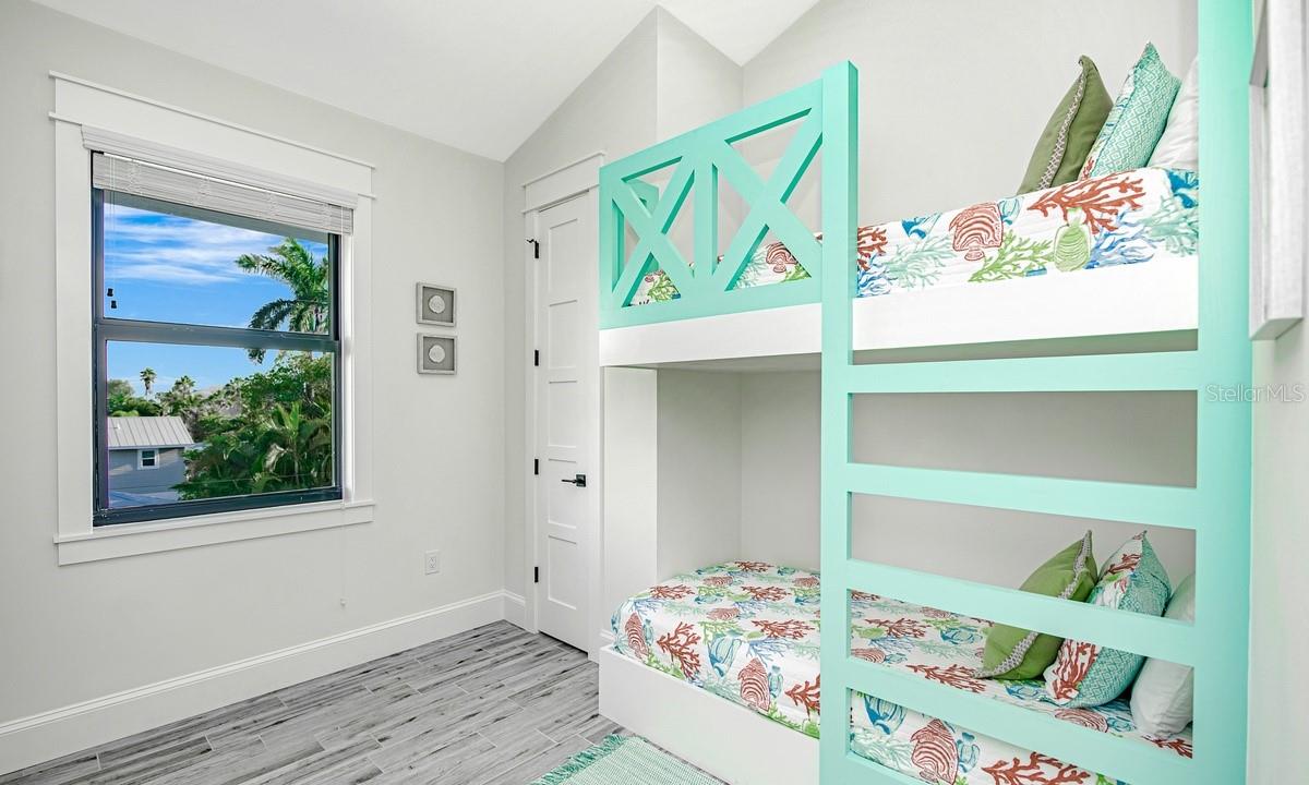 Image 35 of 63 For 2200 Avenue B