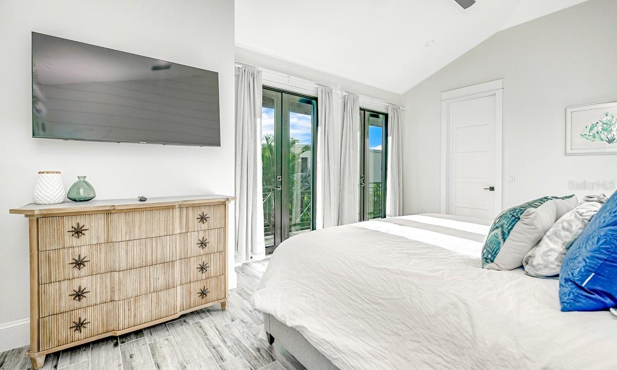 Image 42 of 63 For 2200 Avenue B