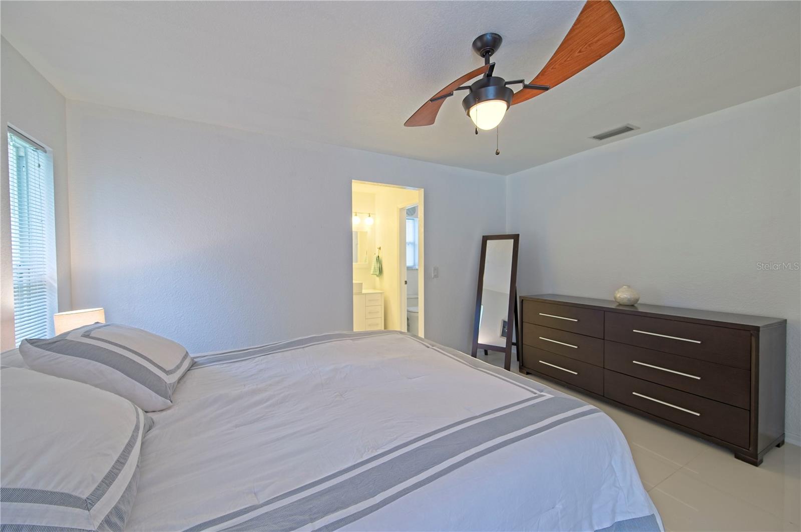 Image 26 of 42 For 3620 Candia Avenue