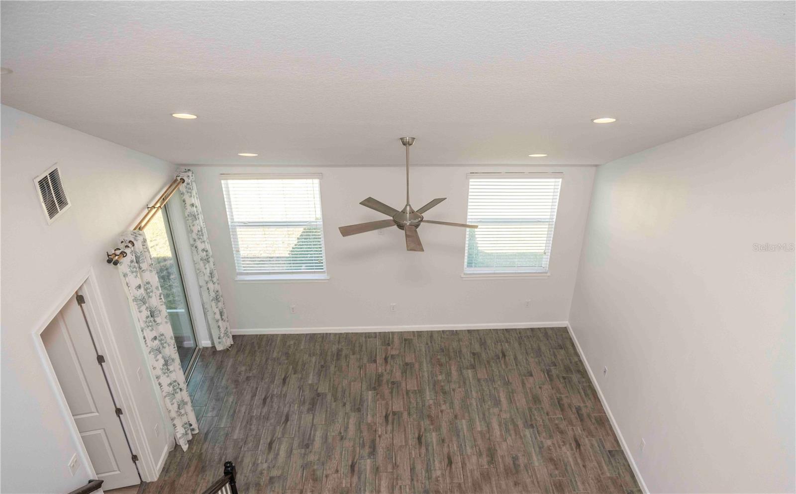 Image 27 of 52 For 11737 Brookside Drive