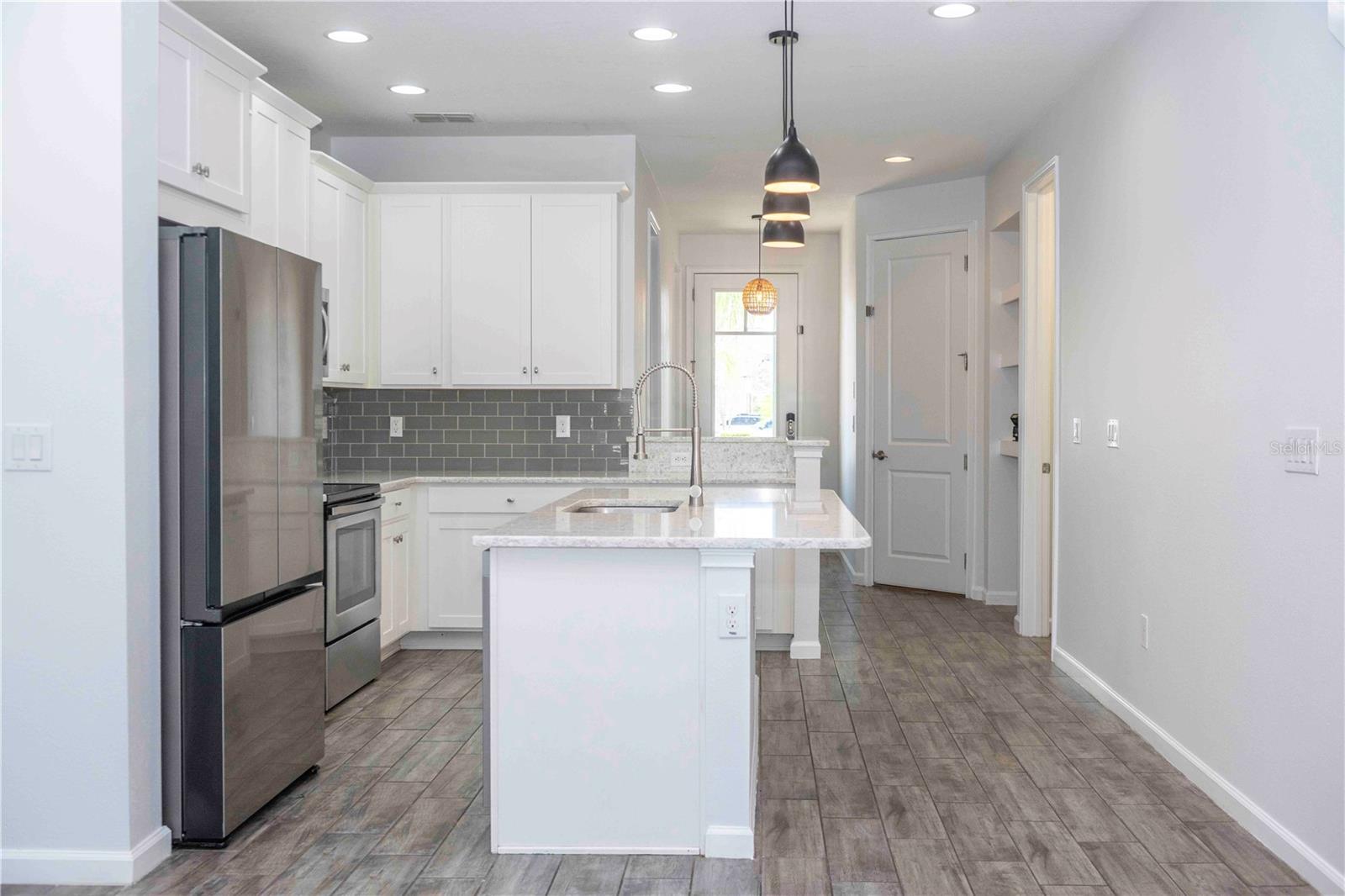 Image 4 of 52 For 11737 Brookside Drive