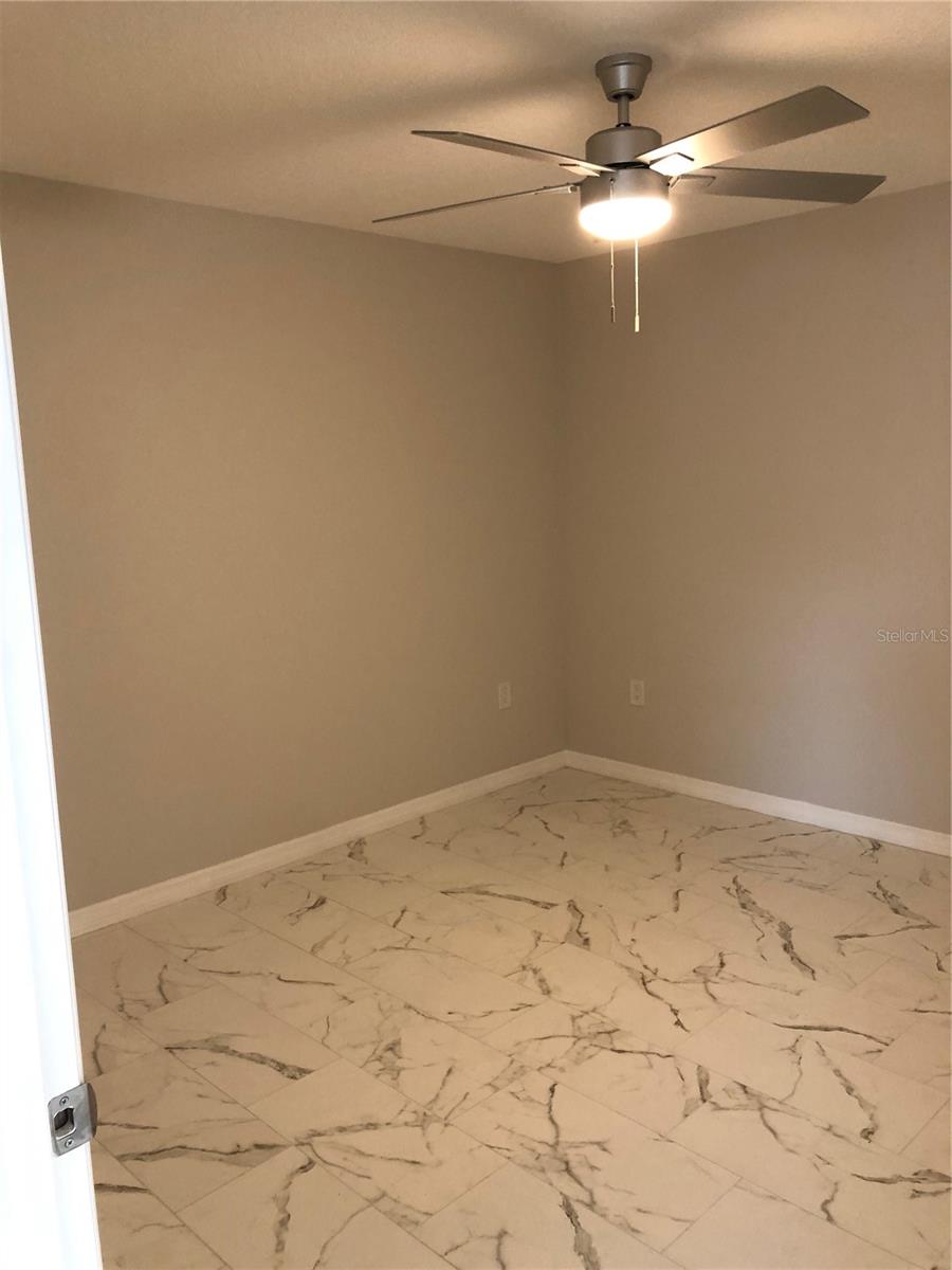 Image 13 of 25 For 345 Parkland Avenue