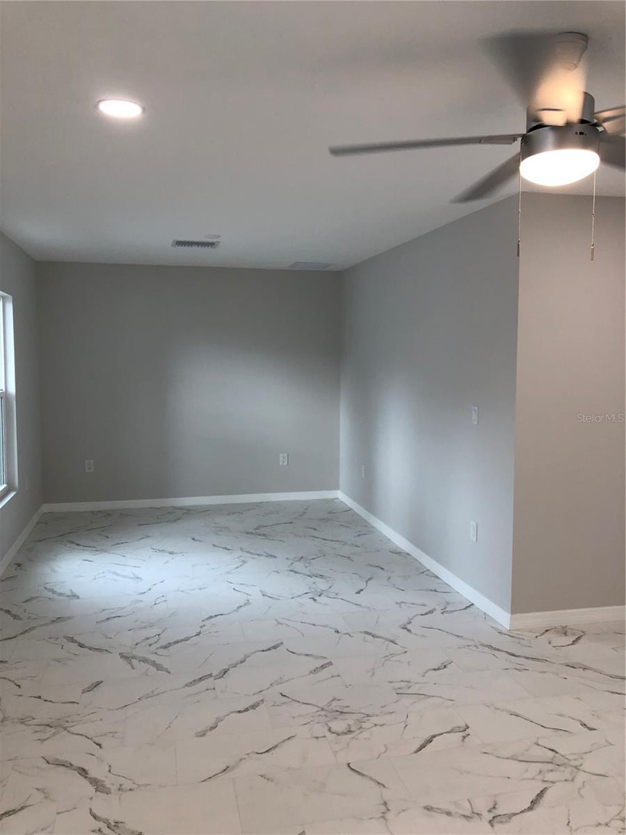 Image 14 of 25 For 345 Parkland Avenue