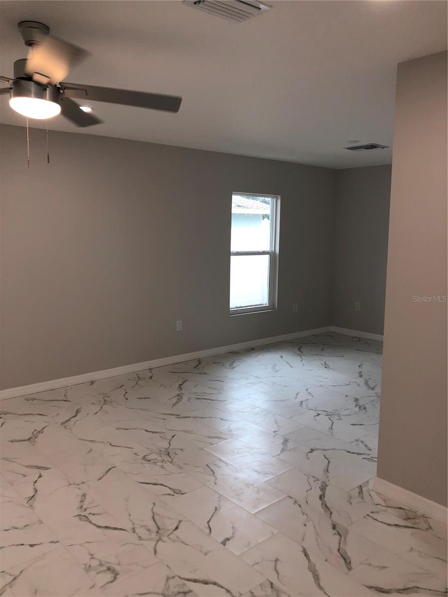 Image 17 of 25 For 345 Parkland Avenue