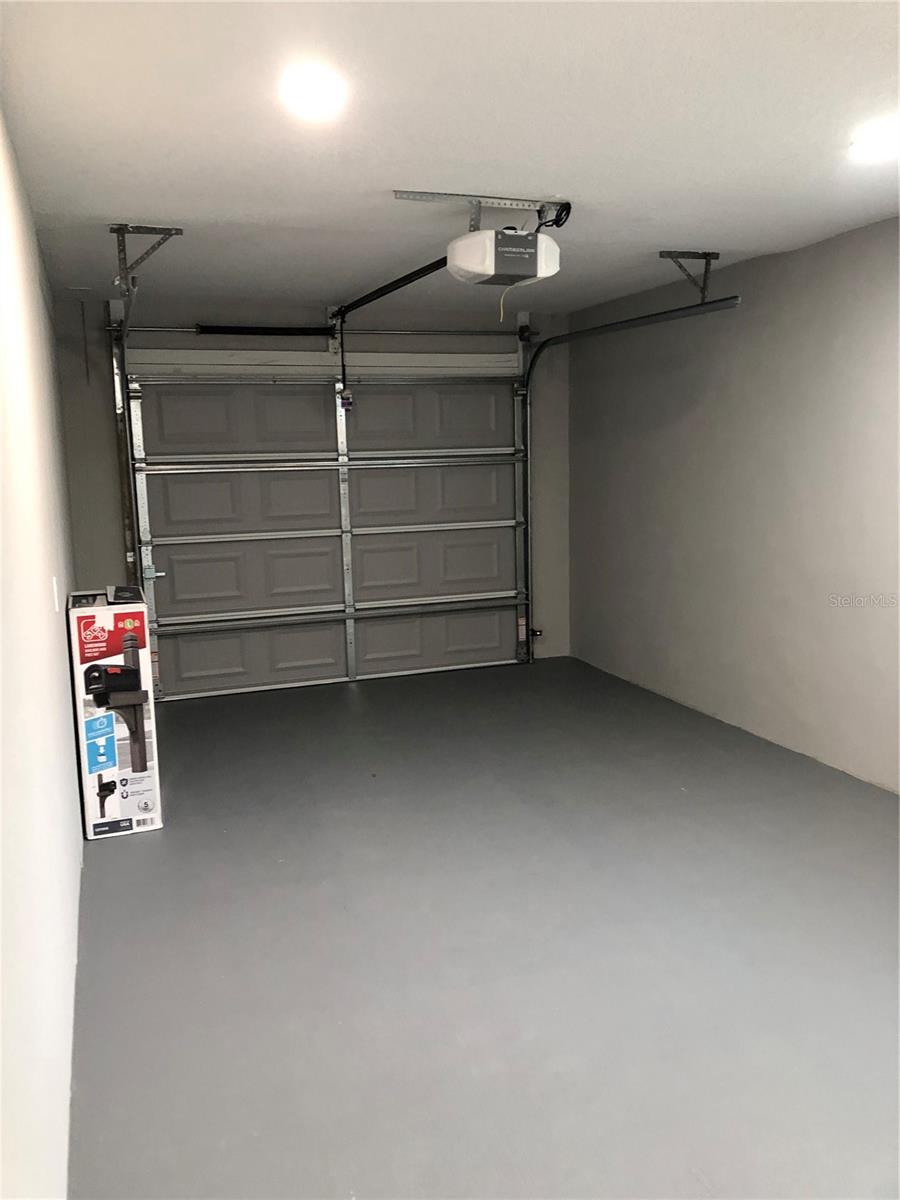 Image 21 of 25 For 345 Parkland Avenue