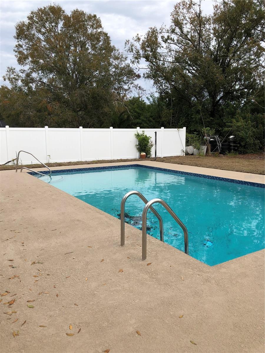 Image 24 of 25 For 345 Parkland Avenue