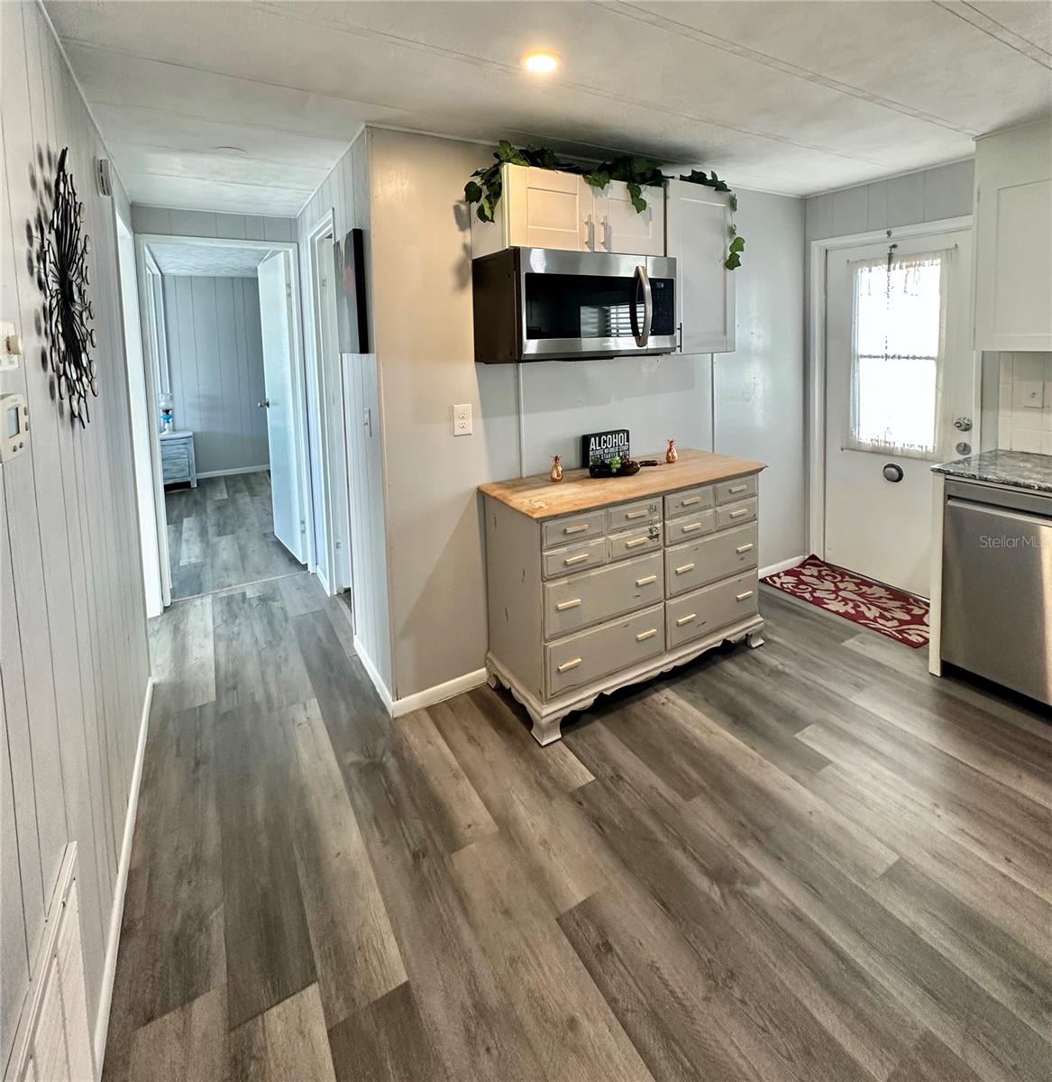 Image 14 of 61 For 5619 Bayshore Road 328