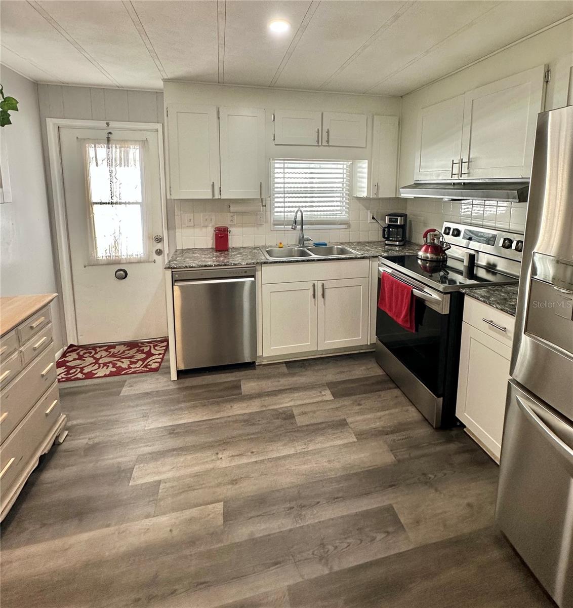 Image 15 of 61 For 5619 Bayshore Road 328