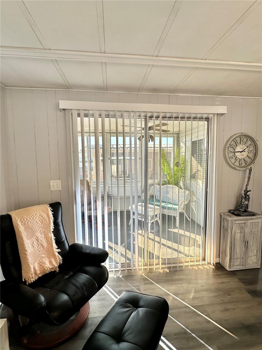 Image 23 of 61 For 5619 Bayshore Road 328