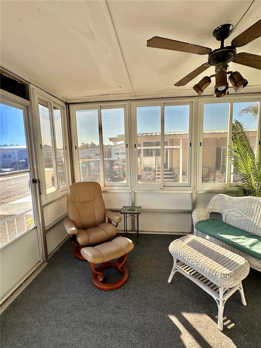 Image 24 of 61 For 5619 Bayshore Road 328