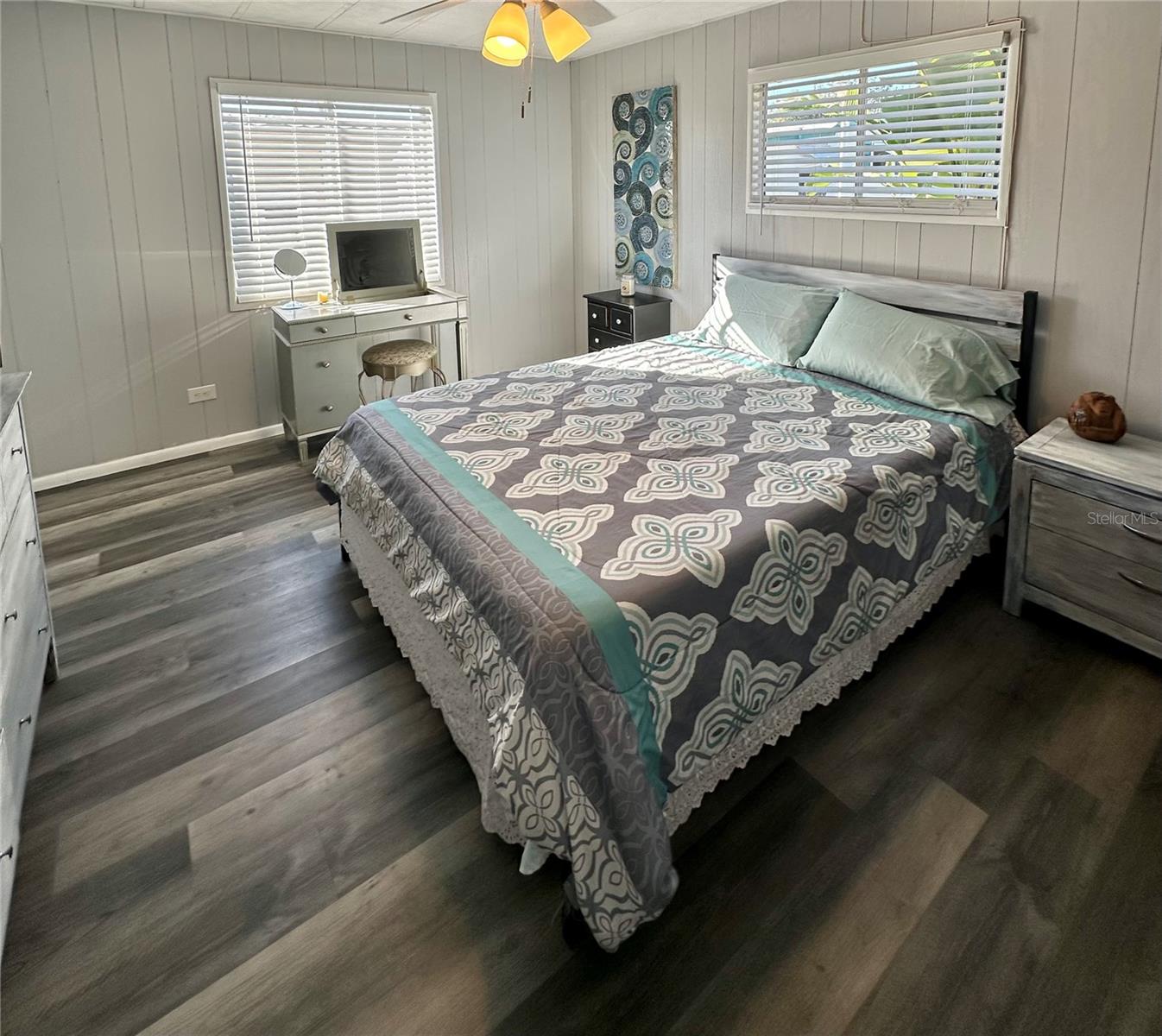 Image 34 of 61 For 5619 Bayshore Road 328