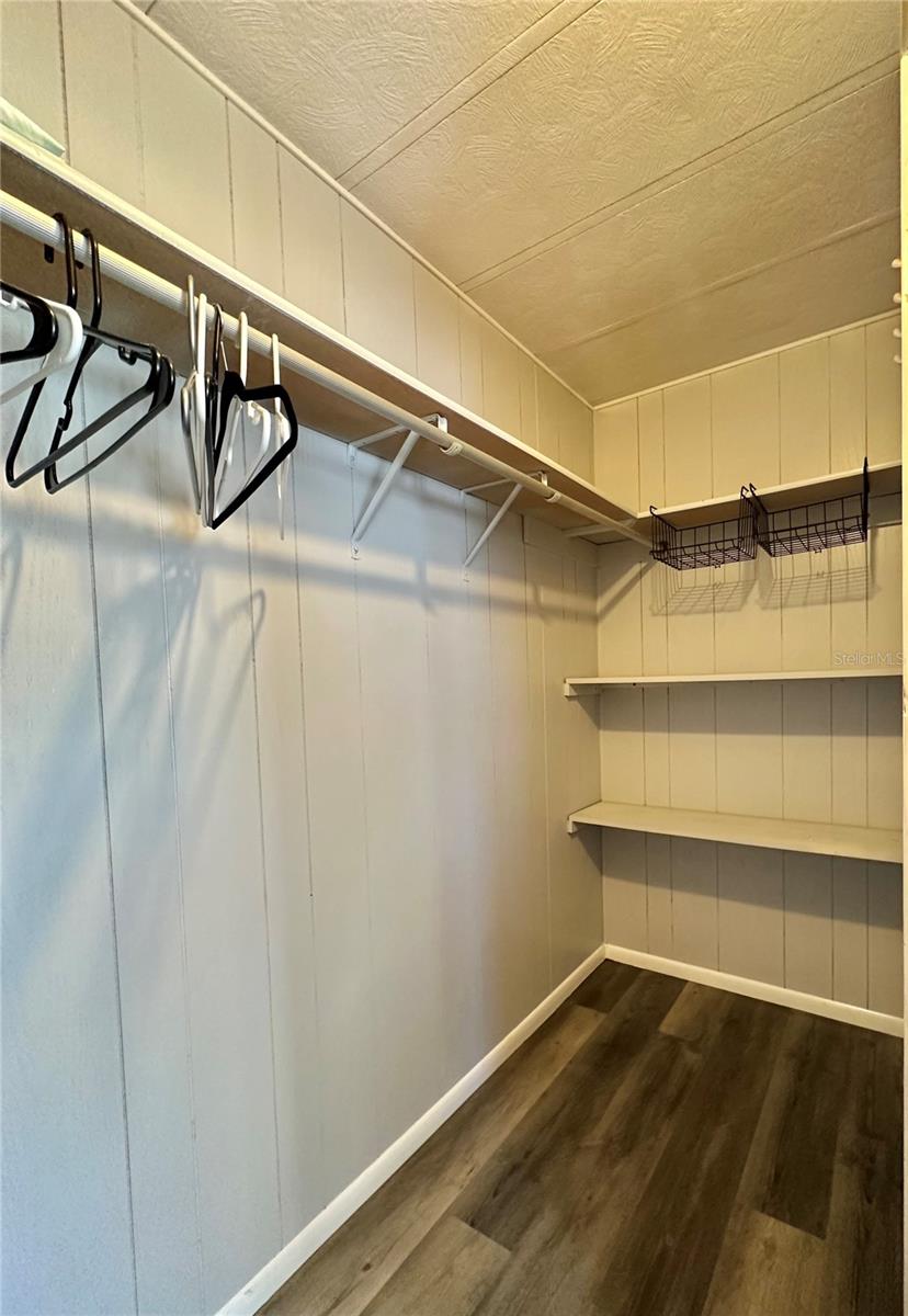 Image 38 of 61 For 5619 Bayshore Road 328