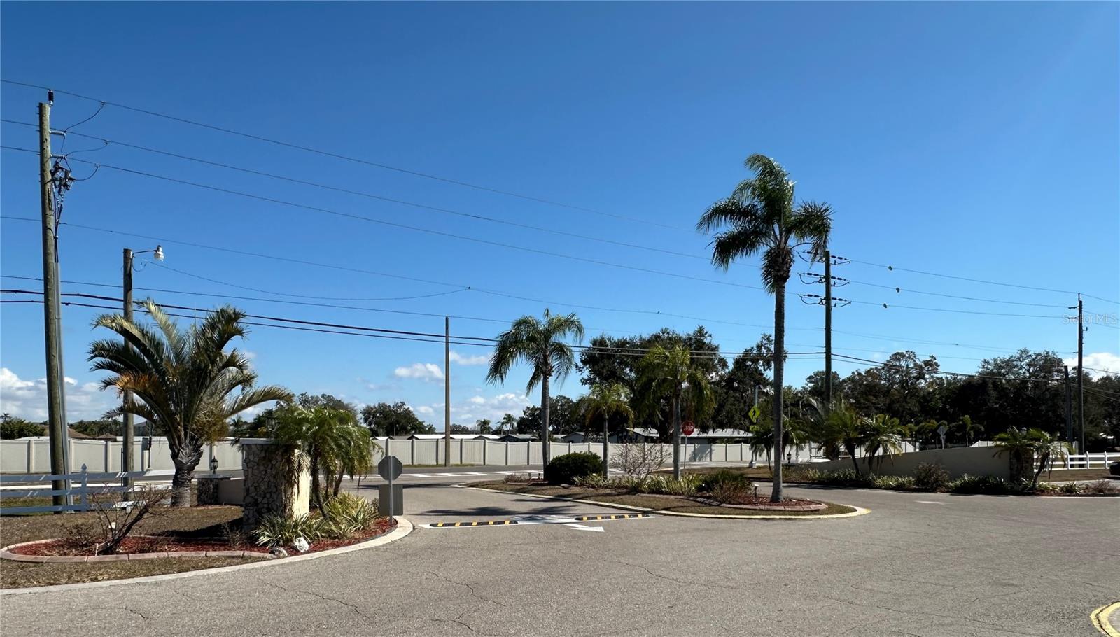 Image 43 of 61 For 5619 Bayshore Road 328