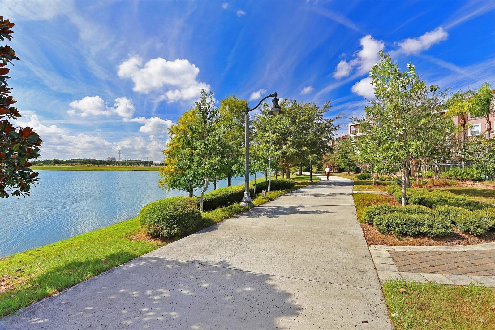 Listing photo id 17 for 4862 Cayview Avenue 102