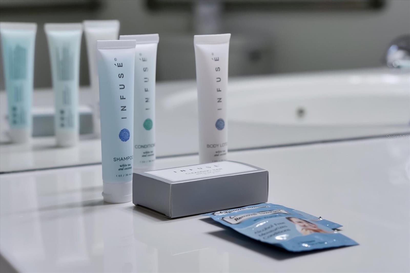 Listing photo id 32 for 4862 Cayview Avenue 102