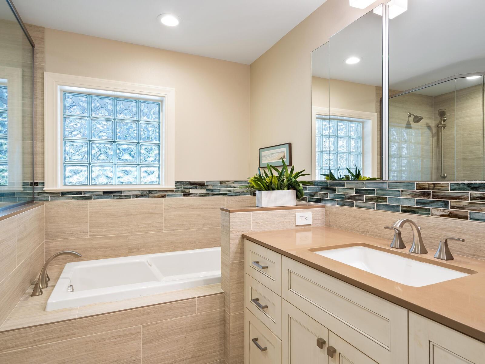 Image 20 of 44 For 606 Owl Way 