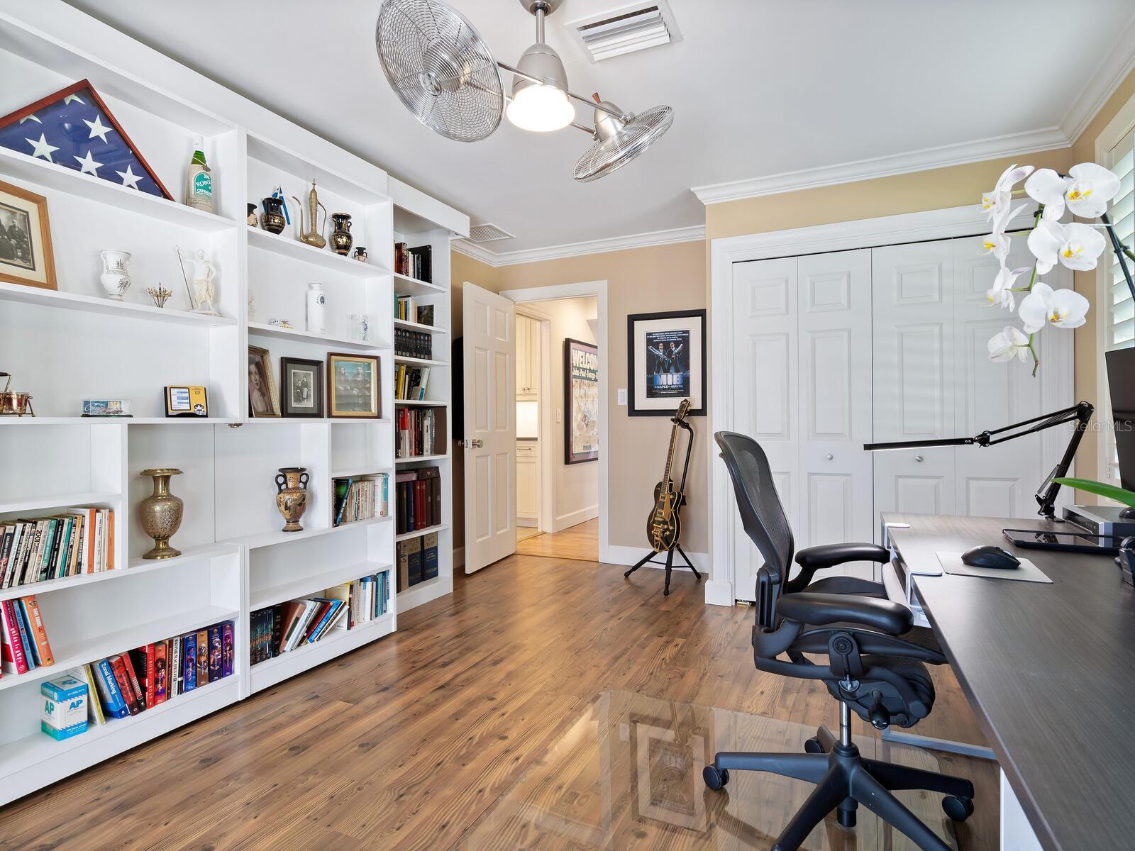 Image 23 of 44 For 606 Owl Way 