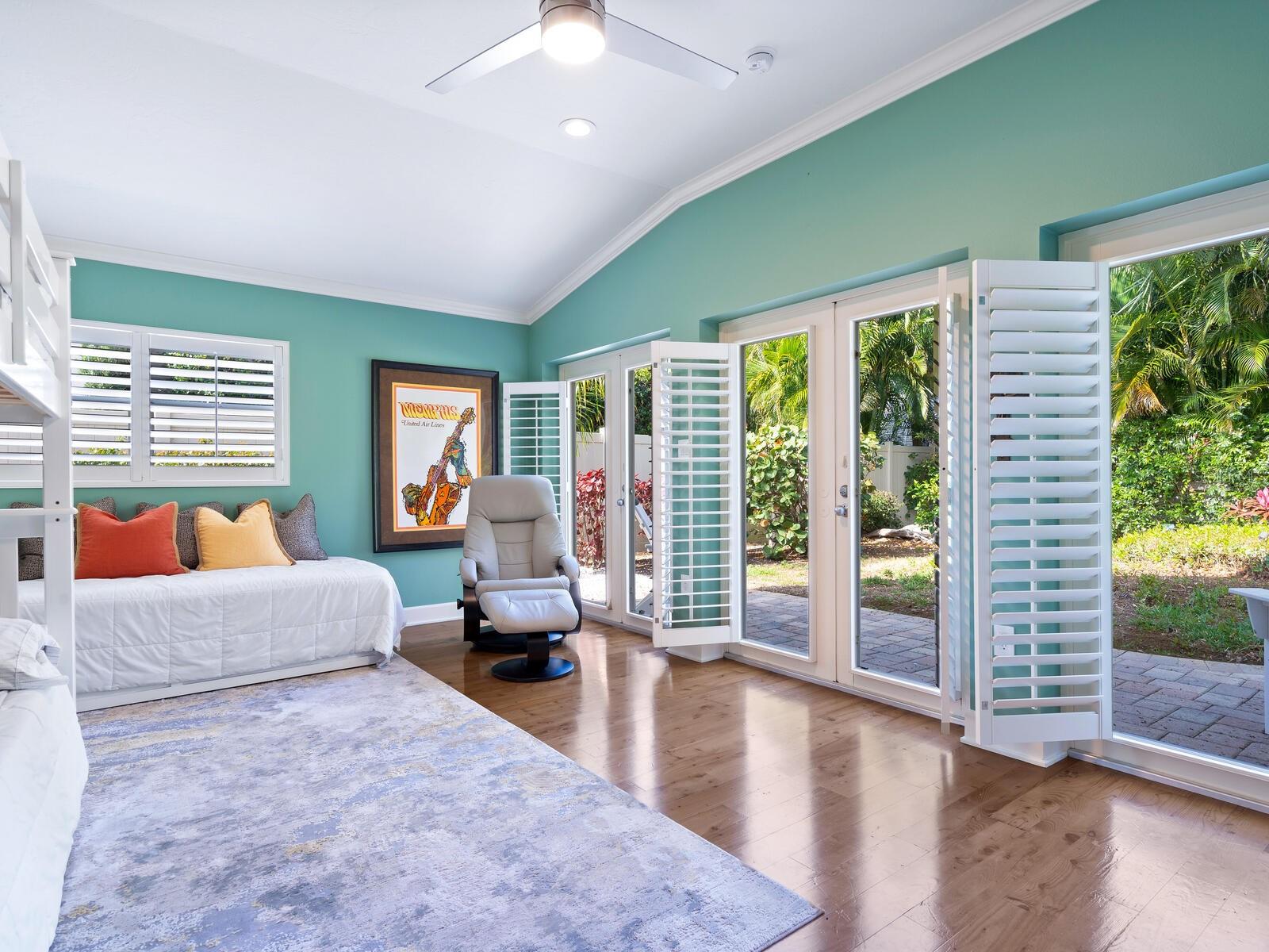 Image 25 of 44 For 606 Owl Way 