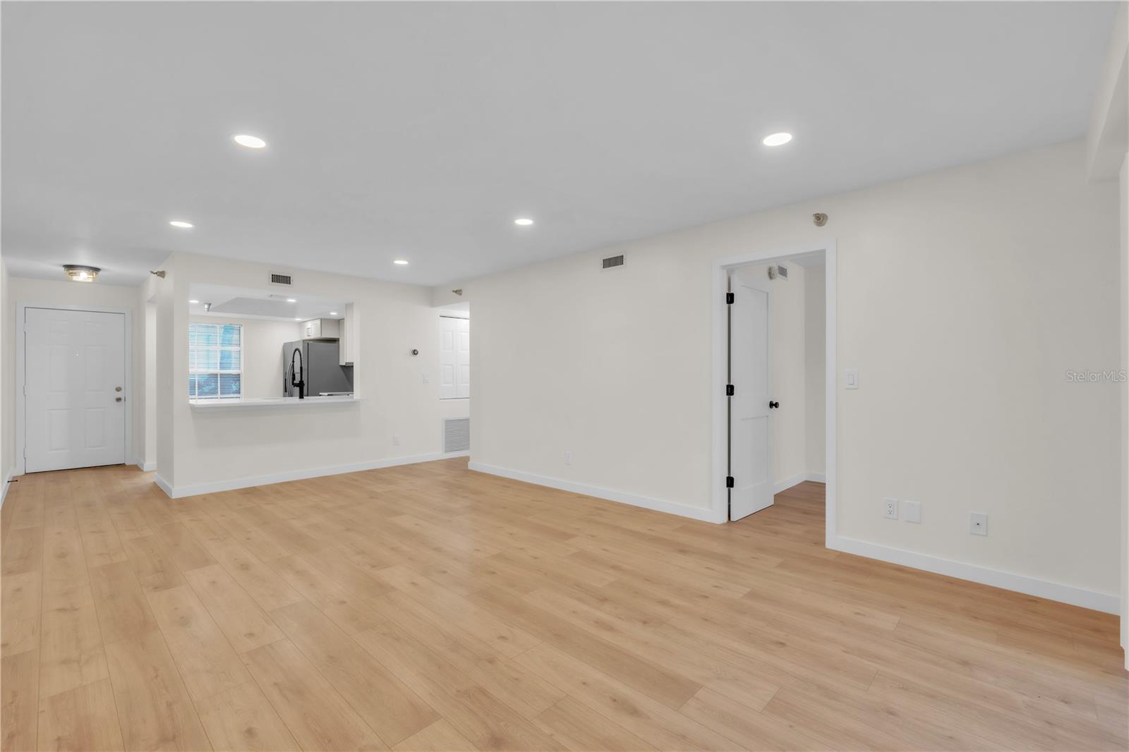 Image 7 of 26 For 6304 Pointe West Boulevard A107