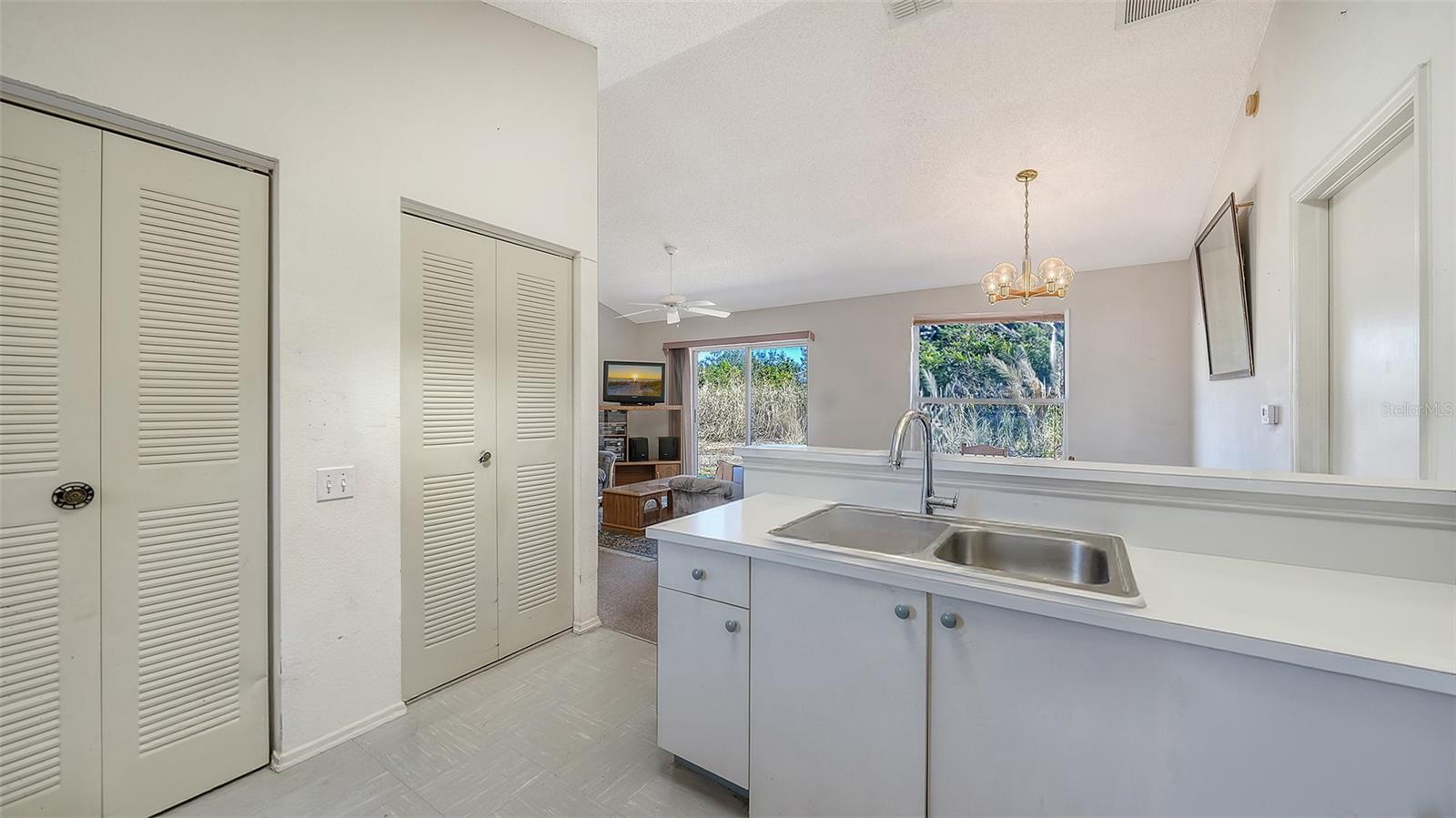 Image 17 of 41 For 3226 6th Avenue W