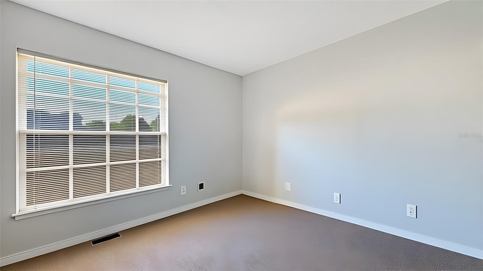 Image 32 of 41 For 3226 6th Avenue W