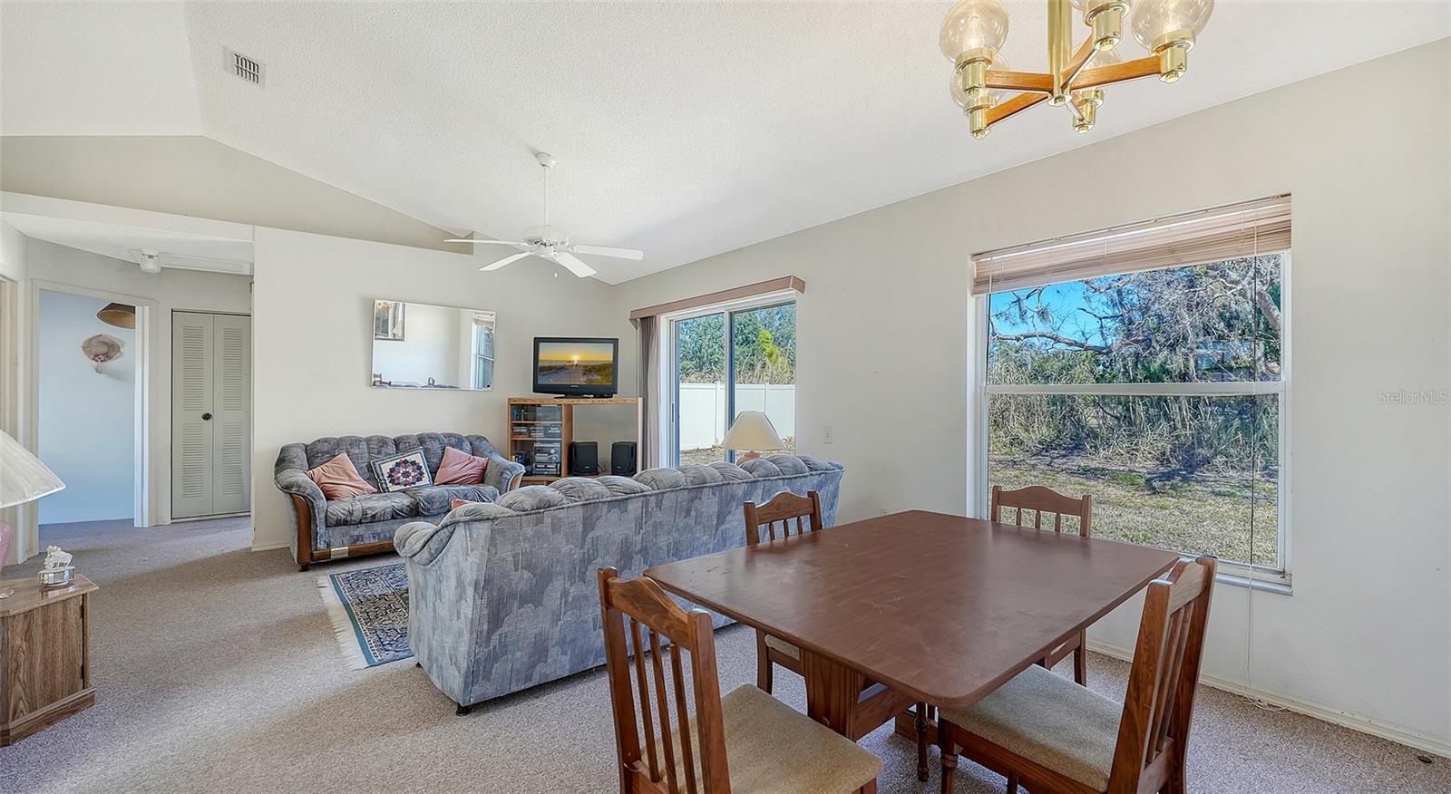 Image 9 of 41 For 3226 6th Avenue W