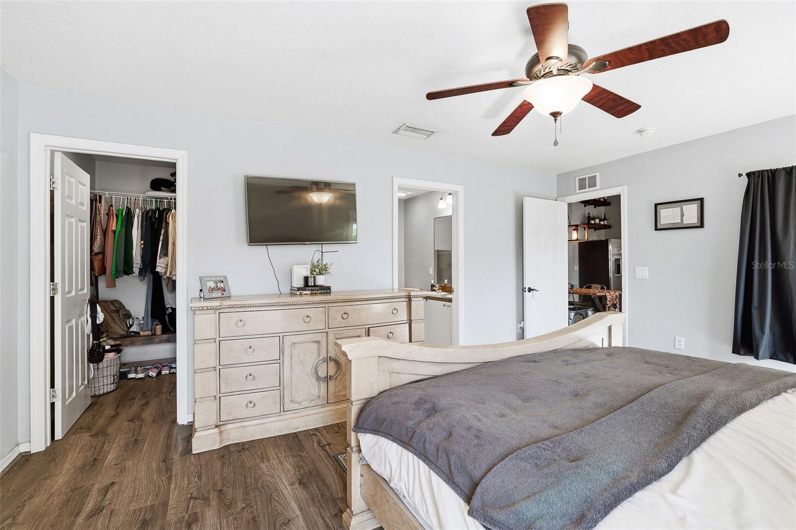 Image 19 of 31 For 2116 30th Avenue E