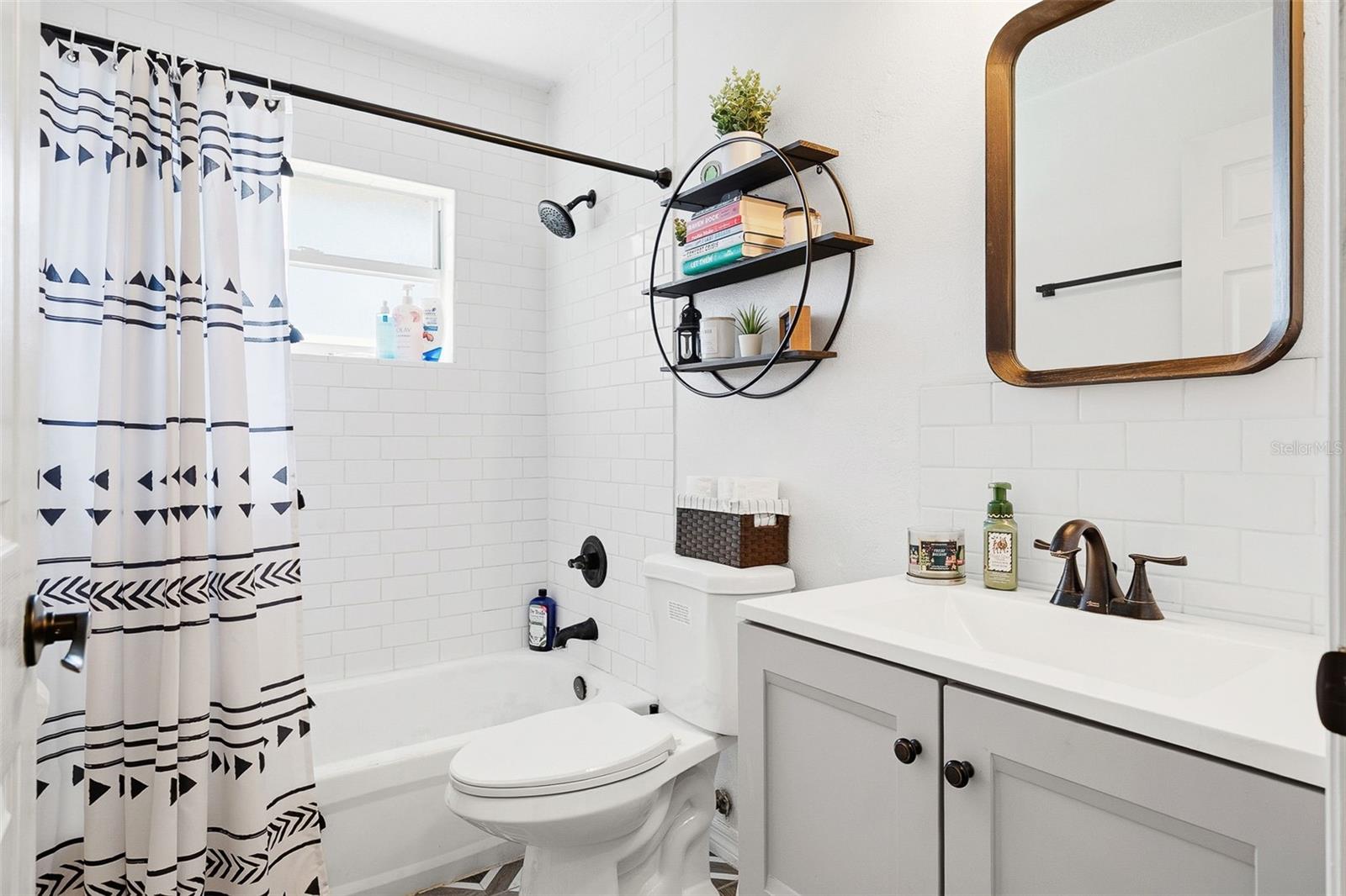 Image 22 of 31 For 2116 30th Avenue E