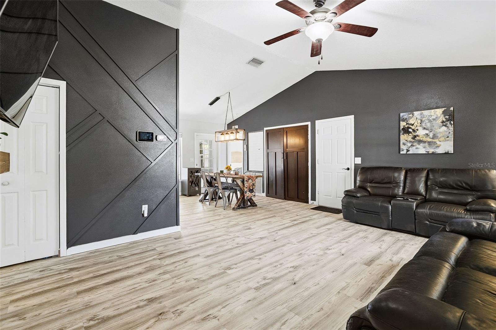 Image 6 of 31 For 2116 30th Avenue E